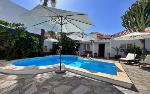 Ferienapartment mit Pool in Tajuya auf La Palma